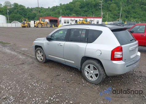 2010 Jeep Compass Sport from USA, damaged, VIN 1J4NT1FBXAD621049
